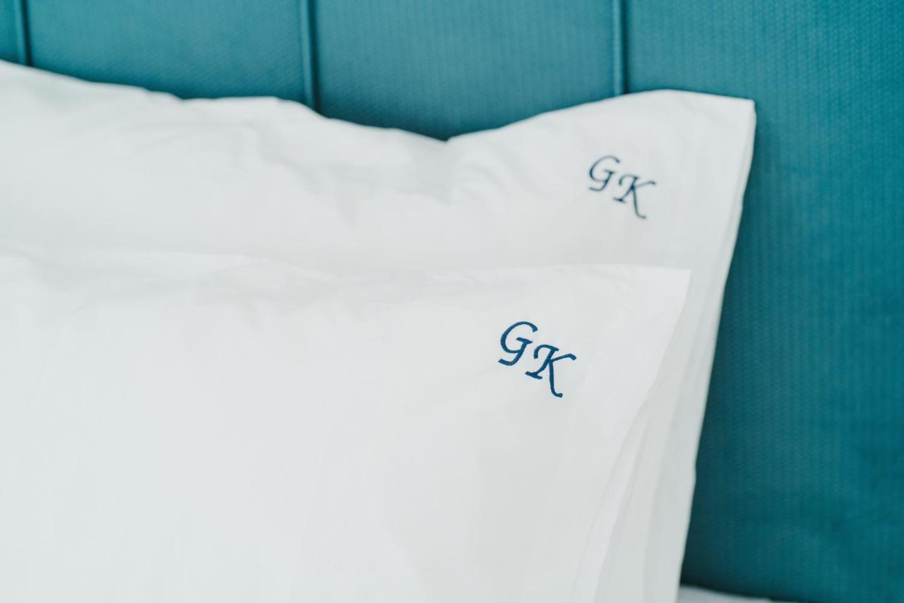 Blue And White Luxury Suites Nea Kallikrateia Екстериор снимка