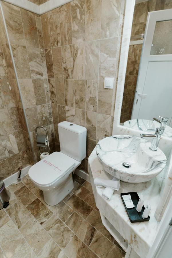 Blue And White Luxury Suites Nea Kallikrateia Екстериор снимка